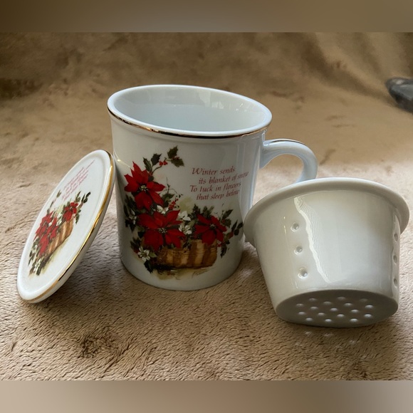 NIB Tea Mug with infuser and lid. Winter themed. - Picture 7 of 8